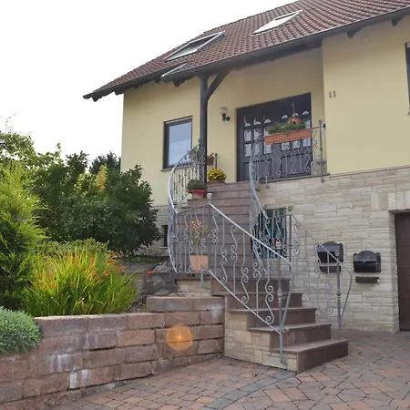 Unterhalb Der Burg Hanstein *