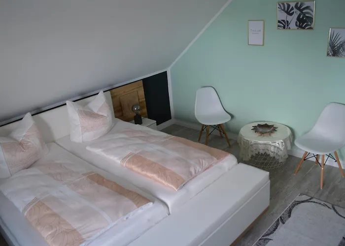 Unterhalb Der Burg Hanstein